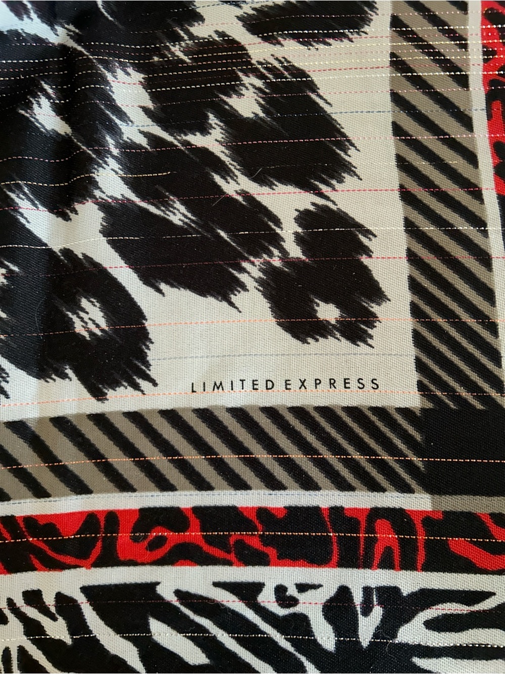 Chic Animal-Print Scarf with Red Accent 36“ x 36“ by limited express - Picture 4 of 7